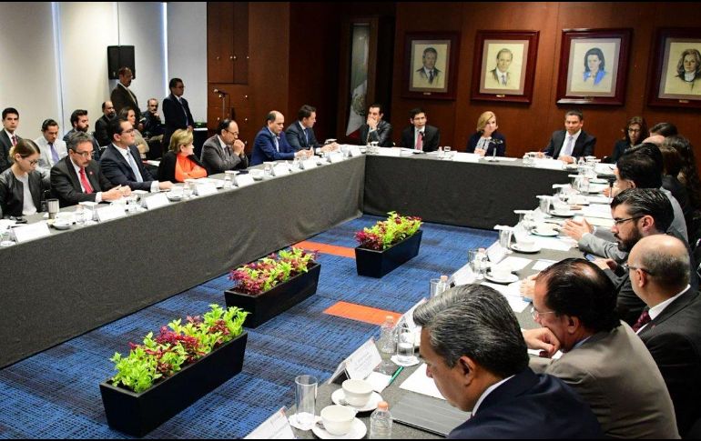 La SFP resaltó que los servidores de la Administración Pública Federal no aclararon el origen ilícito de algunas cantidades. TWITTER/@SFP_mx