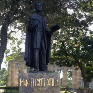 Detienen a dos hombres por dañar estatuas de la Rotonda