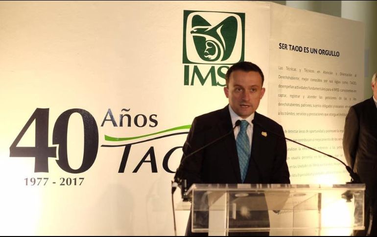 Mikel Arriola, luego de inaugurar una exposición para conmemorar el aniversario número 40 del área de TAOD, informó que en el IMSS se va a tiempo en la vacunación contra influenza.  FACEBOOK / Mikel Arriola Peñalosa