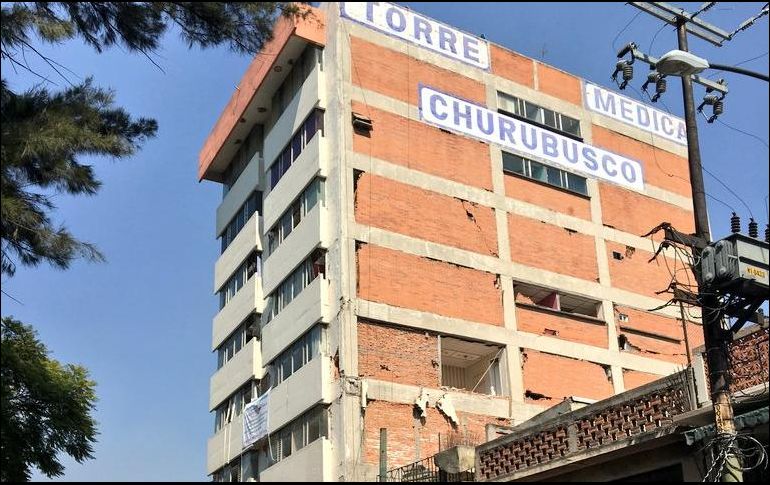 Las labores en el inmueble de más de 20 metros de altura se realizan de lunes a sábado de 08:00 a 18:00 horas y se estima que duren 100 días. TWITTER / @SOBSECDMX