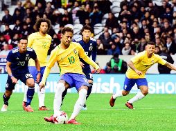 El jugador del PSG, Neymar, logró su octavo gol contra el equipo asiático, sin duda su ''víctima'' favorita. EFE / J. B. Autissier