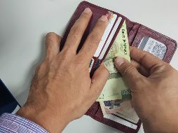 El aumento al salario mínimo en México debe realizarse, pero con prudencia para no generar un impacto en la inflación, dice Carstens. EL INFORMADOR