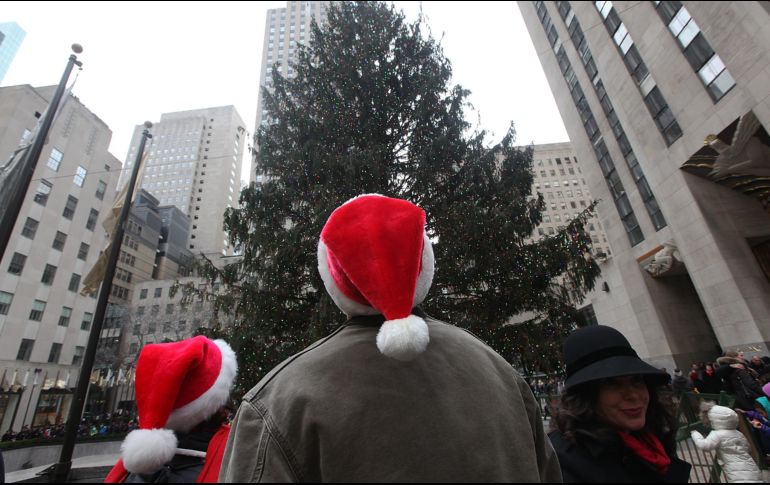 La colocación del árbol es una tradición que tiene ya más de 70 años. AFP/ ARCHIVO