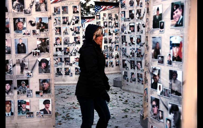 Como parte del homenaje hubo fotografías y hasta una representación del famoso beso de un marino y una enfermera en una instantánea en 1945. AFP / S. Platt