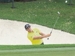 Se acopla. Rickie Fowler se mostró resignado al mal clima que ha impedido el desarrollo del OHL Classic en Mayakoba. EFE