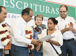 El Instituto Nacional del Suelo Sustentable entregó 535 escrituras en Huitzuco, Guerrero, afectado por el sismo del 19 de septiembre. NTX