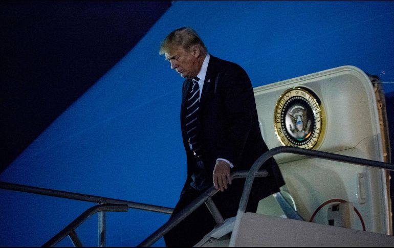 Trump llegó procedente de Vietnam, donde anticipó que su participación en Manila va a ser 