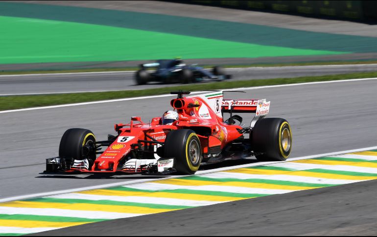El tetracampeón del mundo termina primero en el circuito paulista de Interlagos por delante de Bottas. AFP / E. Sa