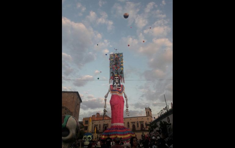 Tan solo el cráneo tiene una altura de 3.40 metros.