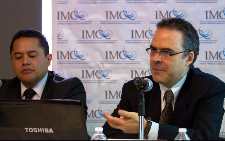 Juan Pardinas sugirió disminuir las variaciones entre el presupuesto aprobado y el monto ejercido del gasto operativo. NTX / ARCHIVO