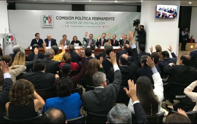 Ochoa Reza llamó a los integrantes de las instancias instaladas a hacer buen uso de los procesos de selección interna, 