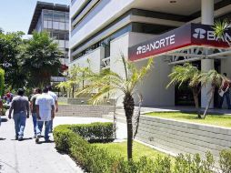 Los clientes de la banca tienen a su disposición todo el año los servicios de banca por teléfono, Internet y la red de cajeros automáticos. EL INFORMADOR / ARCHIVO