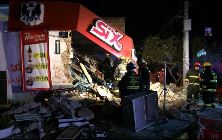 La explosión dejó destruido el local ubicado en la esquina de Jesús Ureta y Francisco Villa. ESPECIAL/ BOMBEROS GUADALAJARA