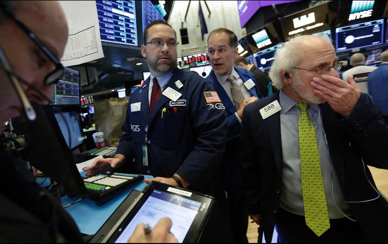 El Standart & Poor´s 500 registra un descenso de 19.15 puntos. AP / R. Drew