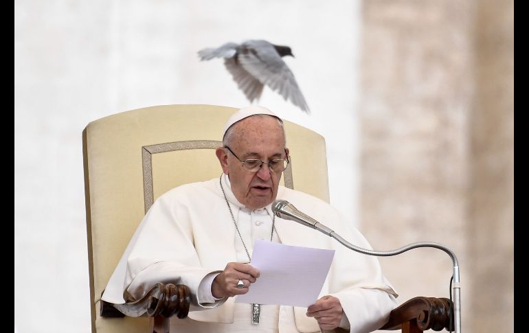 El Papa Francisco da su audiencia general en la plaza de San Pedro, en el Vaticano. AFP/A. Solaro