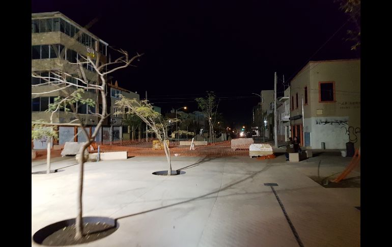 Aún falta la instalación de luminarias LED en todo el tramo de la renovación urbana. EL INFORMADOR / S. Rodríguez