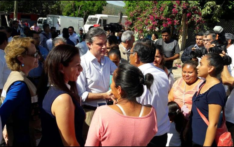 Aurelio Nuño detalló que se han abierto los planteles que ya fueron revisados y cuentan con el dictamen de seguridad. TWITTER / @aurelionuno