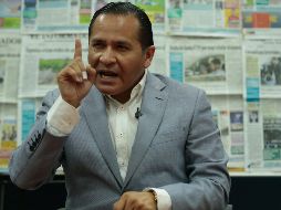 Eduardo Almaguer visitó ayer la redacción de este medio. Destacó su origen humilde y su cultura del esfuerzo como bases para convertirse en el candidato del PRI a la gubernatura del Estado. EL INFORMADOR/F. Atilano