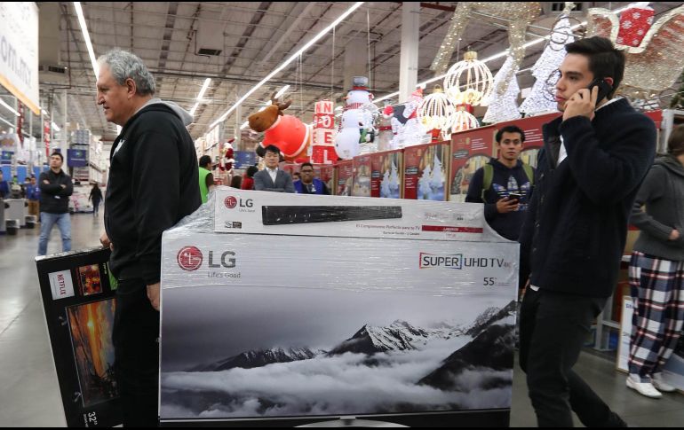 Es fundamental comparar precios para verificar que los descuentos ofrecidos sean verdaderos. SUN/V. Rosas