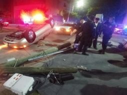 La Policía de Guadalajara es la primera en responder el reporte del accidente. ESPECIAL