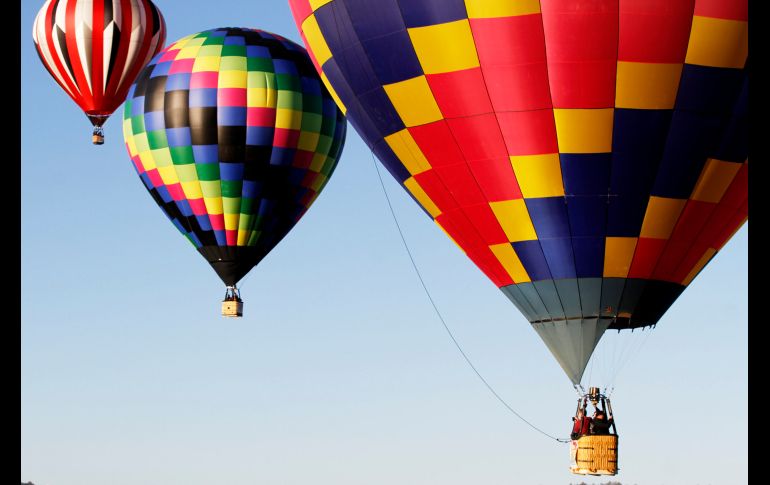 Globos se elevan en el marco de la edición 16 del Festival Internacional del Globo en León, Guanajuato.