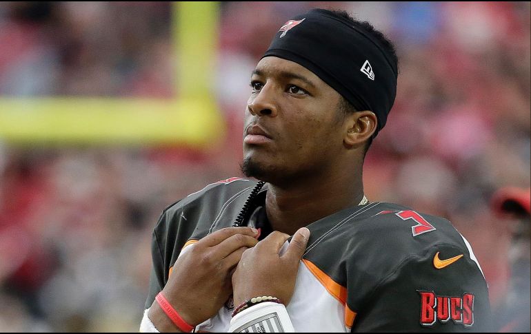 Mientras es investigado por la NFL y su equipo, Jameis Winston negó la acusación hecha ayer. AP/R. Scuteri