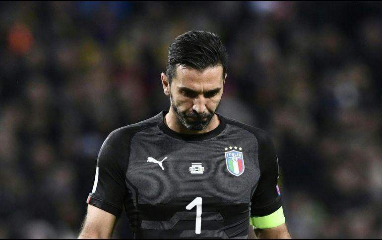 El arquero italiano deja la Selección tras imponer un récord de 175 partidos. AFP / ARCHIVO