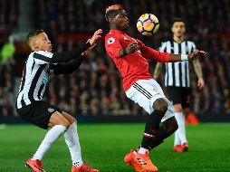 En la segunda parte, el Manchester United fue muy superior, y Pogba, que regresaba al equipo titular tras dos meses ausente por lesión, marcó el tercero del partido. AFP / O. Scarff
