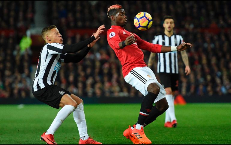 En la segunda parte, el Manchester United fue muy superior, y Pogba, que regresaba al equipo titular tras dos meses ausente por lesión, marcó el tercero del partido. AFP / O. Scarff
