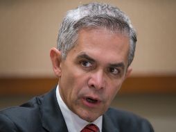 Mancera convivió con las familias afectadas la tarde de este sábado. NTX/ARCHIVO