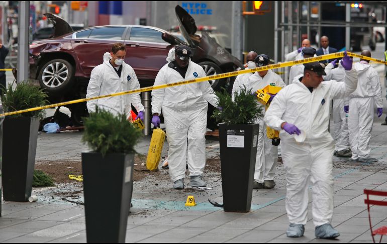El camión golpeó a la camioneta mientras ésta se disponía a girar a la derecha desde la dirección opuesta cuando el semáforo así lo permitía, informan. AP/ARCHIVO