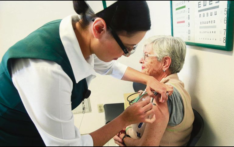 En la Campaña de Vacunación Contra la Influenza Estacional 2017-2018 se busca aplicar 32 millones de dosis. EL INFORMADOR/M. Vargas