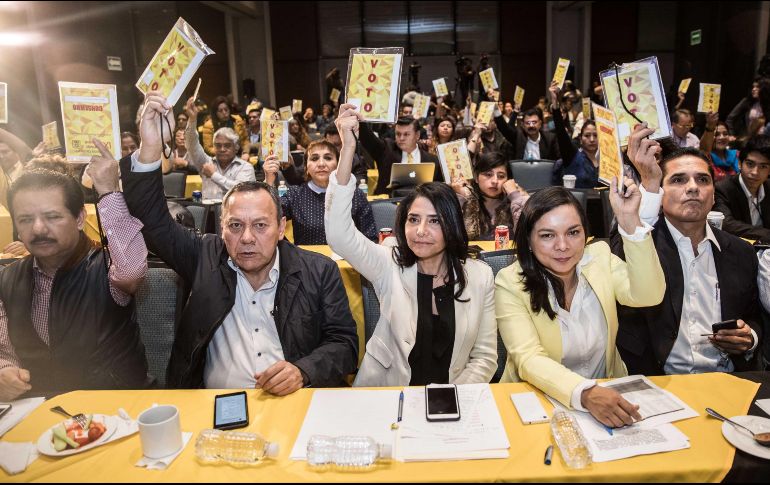 El PRD también aprobó sustituir su dirigencia en diciembre. SUN/G. Espinosa