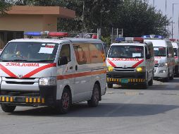Ambulancias y equipos de emergencia acudieron al sitio para apoyar a los lesionados. AP/K.M. Chaudry