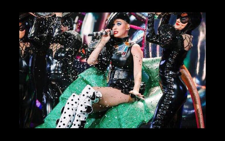 Funcionarios chinos descubrieron imágenes de su actuación en 2015 con la bandera taiwanesa. Facebook/Katy Perry