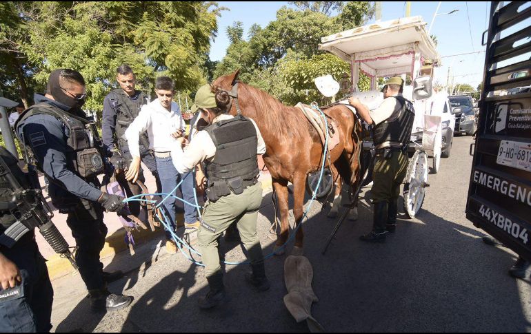 'Tenemos más de 100 años trabajando y nunca habían exigido tener una licencia', señaló Rafael Méndez Barajas, representante de calandrieros. EL INFORMADOR/G. Arenas