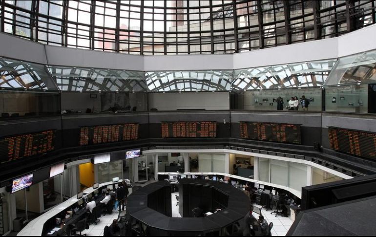 El resultado positivo de la Bolsa Mexicana se vio apoyado por emisoras como Walmart y Televisa. EFE / ARCHIVO