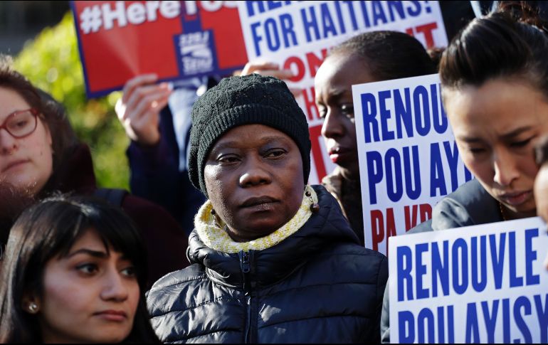 Los ciudadanos se beneficiaron del TPS tras el paso del devastador huracán Mitch en 1998. AP/ M. Lennihan