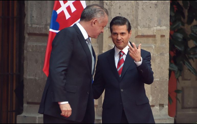 El Presidente Enrique Peña Nieto y su homólogo de la República Eslovaca, Andrej Kiska. AFP / A. Estrella