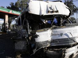 La unidad colisionó con dos vehículos que cargaban combustible en esa unidad de servicio, los cuales quedaron destruidos. EL INFORMADOR / ARCHIVO