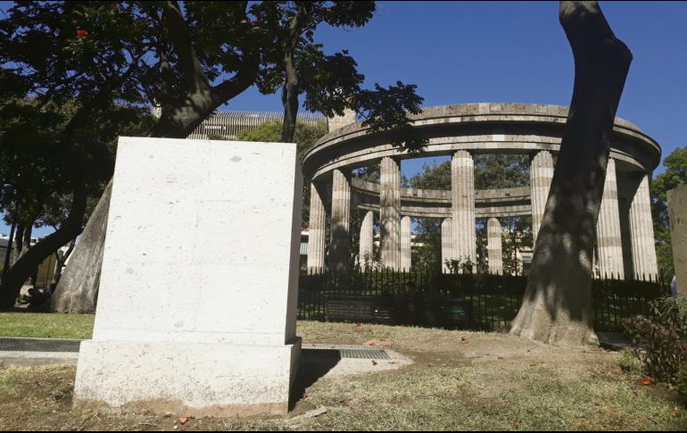 A la espera. Base en la que será colocada la estatua de Mariano Otero. EL INFORMADOR/G. Esparza