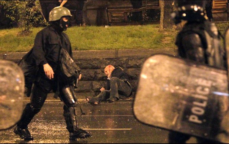 Todos los vecinos de la zona aledaña al edificio donde se encuentran los presuntos terroristas fueron desalojados. AP/ARCHIVO