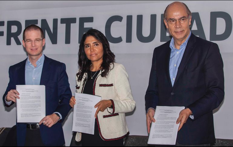 Dante Delgado (der) aseguró que habrá un frente convertido en una coalición y con posibilidad de ganar en el 2018. SUN / ARCHIVO