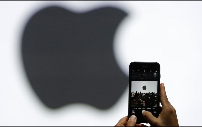 El iPhone SE 2 saldría a la venta en la primera mitad de 2018 con la intención de competir con modelos como el Samsung Galaxy S9 Mini. AP / ARCHIVO