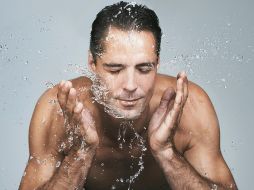 El cuidado de la piel, algo que los hombres deben considerar a cualquier edad. ESPECIAL