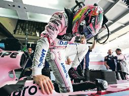 Checo Pérez se dijo orgulloso por posicionarse en el séptimo lugar del campeonato de pilotos, sólo detrás de los miembros de los equipos Mercedes, Ferrari y Red Bull. ESPECIAL/Force India