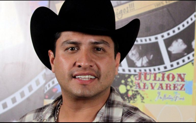 El cantante grupero negó que las autoridades lo estén investigando por el delito de 