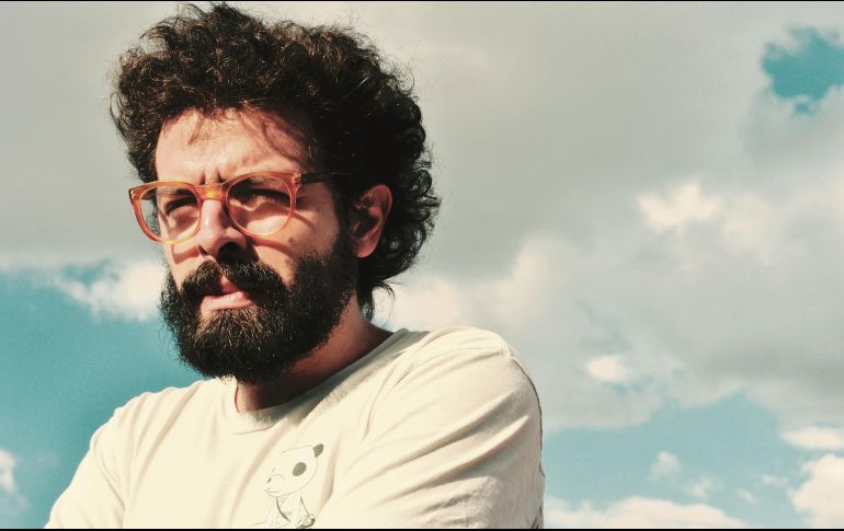 Javier Raya. El autor llega a la FIL para presentar su primera novela. ESPECIAL