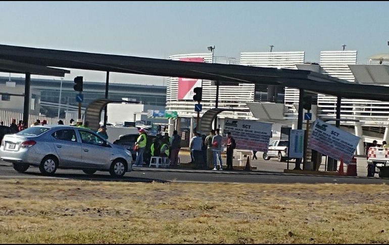 Los ejidatarios consideraron como una “burla” que el GAP y la SCT continúen las obras de ampliación y remodelación del aeropuerto pese al amparo. ESPECIAL/