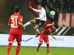 Las Águilas desaprovecharon su condición de local en el Commerzbank Arena para quedarse con las manos vacías en la Fecha 13 de la Liga de Alemania. EFE/J. Halisch